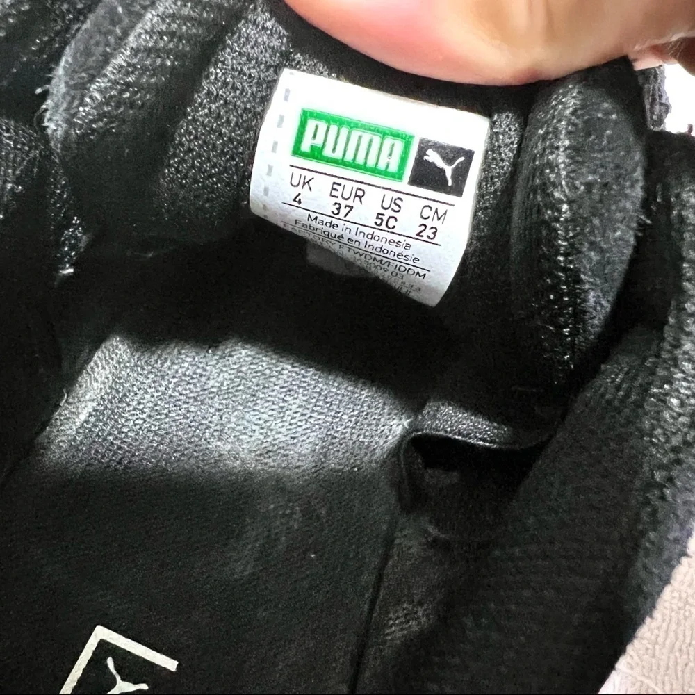 PUMA Suede Heart Valentine Black sneakers womens size 5C wide